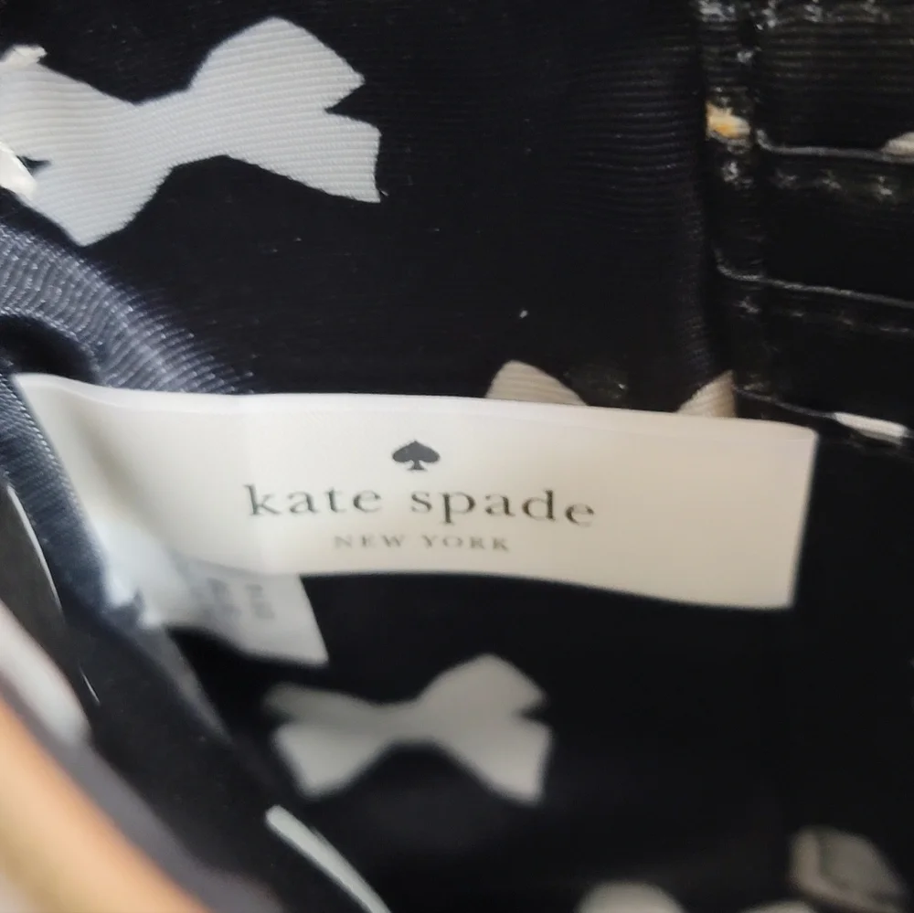 Kate spade New York Creamy Caramel Brown Wristlet.